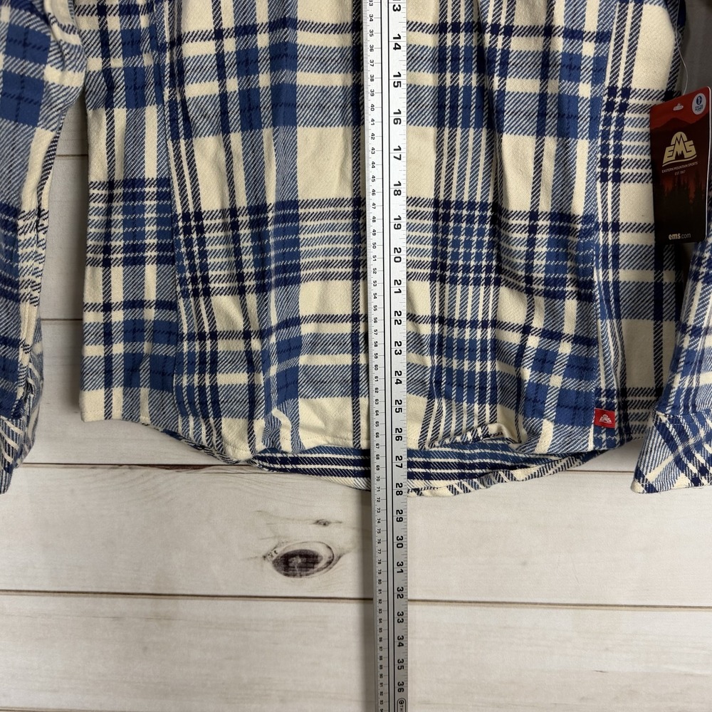 Eastern Mountain Sports Shirt Womens Medium Blue Plaid Cabin Flannel Button Up - Picture 5 of 8